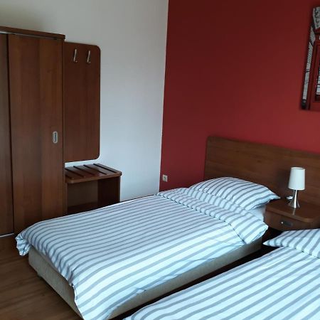 Bed & Breakfast Green Roof リバジョビツェ エクステリア 写真